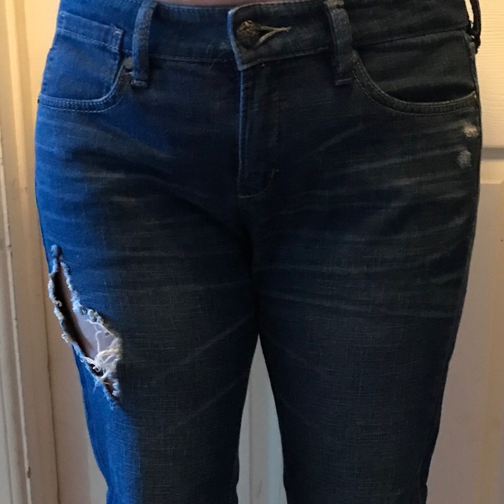 👖 BCBG Distressed Generation 👖 - Picture 7 of 8